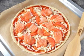 Пицца с лососем и рукколой - фото шаг 3