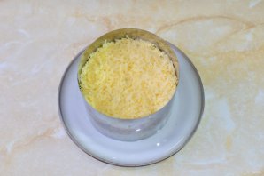 Салат из курицы и чернослива - фото шаг 8