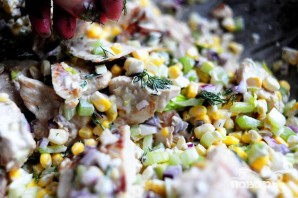 Куриный салат с сыром фета и кукурузой - фото шаг 5