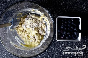 Черничные оладьи с йогуртом - фото шаг 2