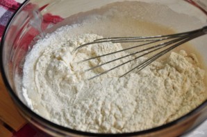 Тесто на пирожки с кефиром - фото шаг 4