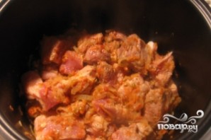 Мясо с капустой в горшочке - фото шаг 5