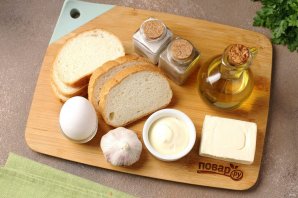 Бутерброды с плавленым сыром и яйцом - фото шаг 1