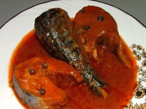 Жареная рыба в томатном соусе - фото шаг 6
