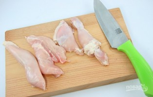 Куриное филе в панировке с беконом - фото шаг 1