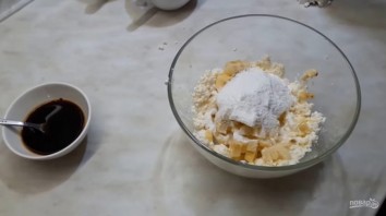 Вкусный десерт из творога с бананом и кофе - фото шаг 2