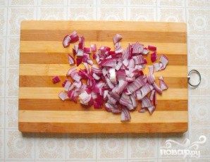 Весенний салат с черемшой и маринованными кабачками - фото шаг 1