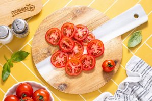 Пицца с помидорами - фото шаг 8