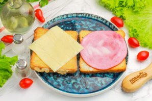 Тосты с ветчиной и сыром - фото шаг 6