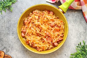 Капустная солянка с сосиской - фото шаг 11