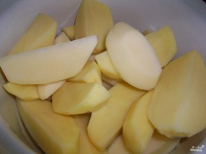 Картошка в духовке со сметаной и сыром - фото шаг 1