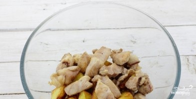 Мясо с грибами и картофелем - фото шаг 2