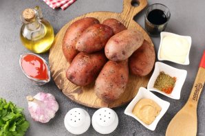 Картофель запечённый в пикантном соусе - фото шаг 1
