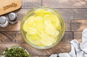 Картофельные чипсы в духовке без масла - фото шаг 5