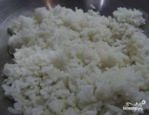 Салат из крабовых палочек с рисом - фото шаг 1