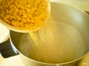 Паста с брокколи в сырном соусе - фото шаг 1