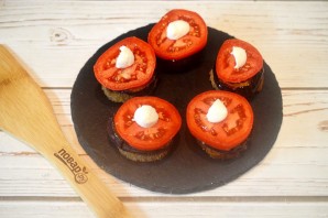 Маринованные баклажаны с моцарелой и томатами - фото шаг 9