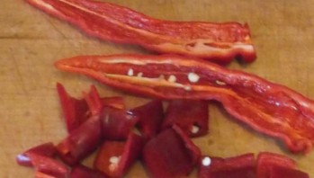 Аджика с морковью и перцем - фото шаг 2
