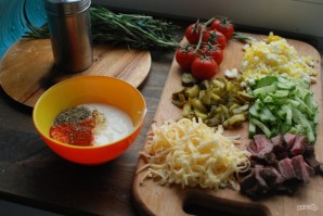 Салат с говядиной и маринованными огурцами - фото шаг 1