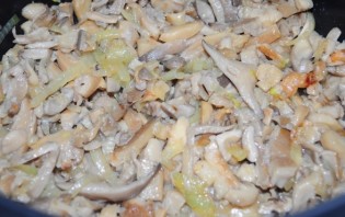 Жареные грибы в мультиварке - фото шаг 5