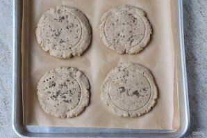 Постные ржаные лепешки - фото шаг 7