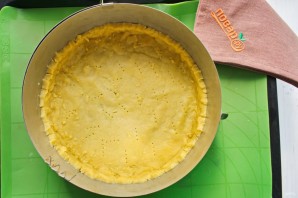 Творожный пирог со смородиной и меренгой - фото шаг 6