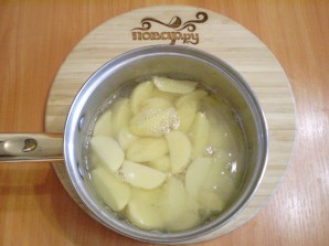 Картошка в духовке с паприкой - фото шаг 2