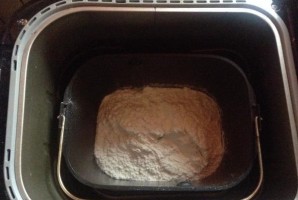 Тесто на кефире в хлебопечке - фото шаг 2