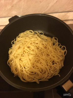 Спагетти с креветками и кетчупом "Махеевъ" - фото шаг 3