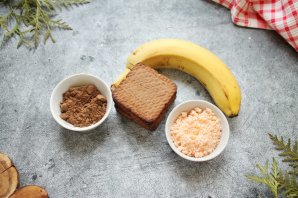 Конфеты из печенья с бананом - фото шаг 1