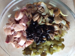 Салат с грибами и куриной грудкой - фото шаг 7
