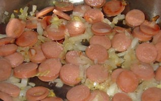 Омлет с луком и помидорами - фото шаг 2