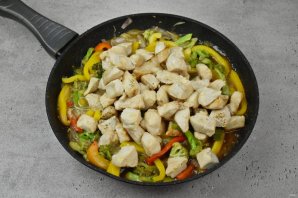 Курица с брокколи по-азиатски - фото шаг 8