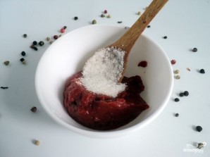Соус к шашлыку из томатной пасты - фото шаг 1
