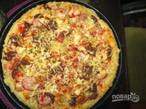 Простой рецепт пиццы без дрожжей - фото шаг 10