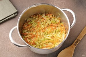 Салат из капусты и моркови "Пальчики оближешь" - фото шаг 5