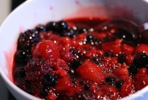 Творожный торт с ягодами - фото шаг 5