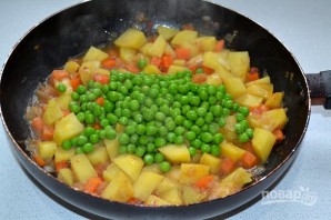 Овощное рагу с зеленым горошком - фото шаг 10