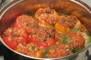 Перец, фаршированный мясом и овощами - фото шаг 9