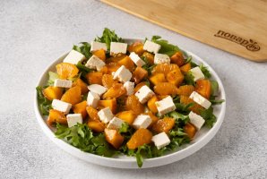 Оранжевый салат с мандаринами и хурмой - фото шаг 7