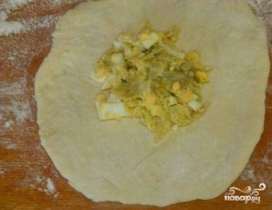 Пироги с капустой и яйцом - фото шаг 9