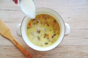 Грибной суп с плавленым сыром и сливками - фото шаг 7