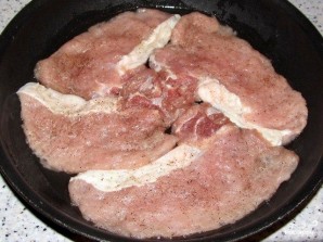 Свинина, запеченная со сливками - фото шаг 1