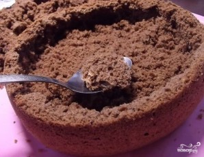 Шоколадный торт с клубникой - фото шаг 5