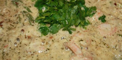 Креветки в сливочно-чесночном соусе с рисом - фото шаг 7