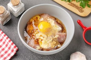 Жареное куриное филе в сметанно-соевом кляре - фото шаг 3