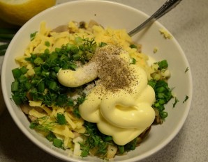 Кальмары с сыром и яйцом - фото шаг 5