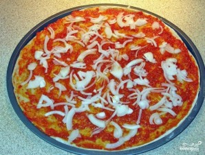Пицца с красной рыбой - фото шаг 4