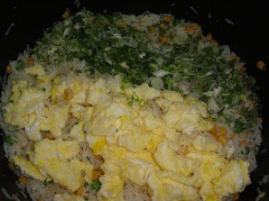 Рис с яйцом и овощами - фото шаг 5
