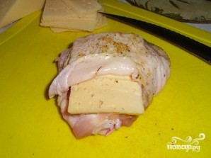 Куриные бедра в духовке с сыром - фото шаг 3